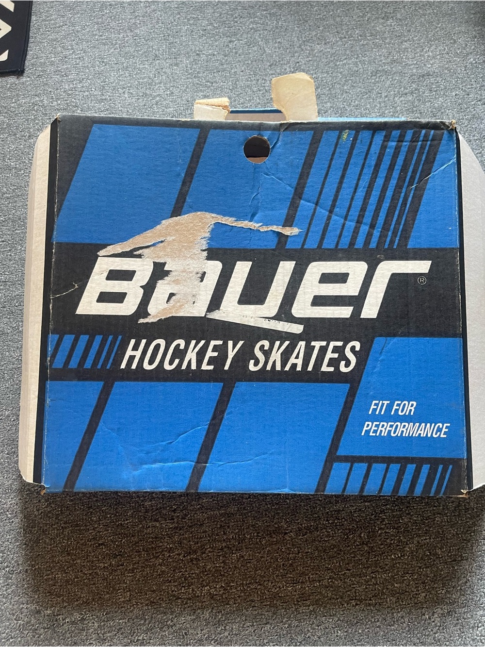 Bauer junior boys skates size 4 excellent condition